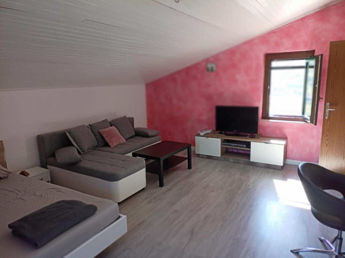 Saleto Apartma Jagodje Bagian luar foto
